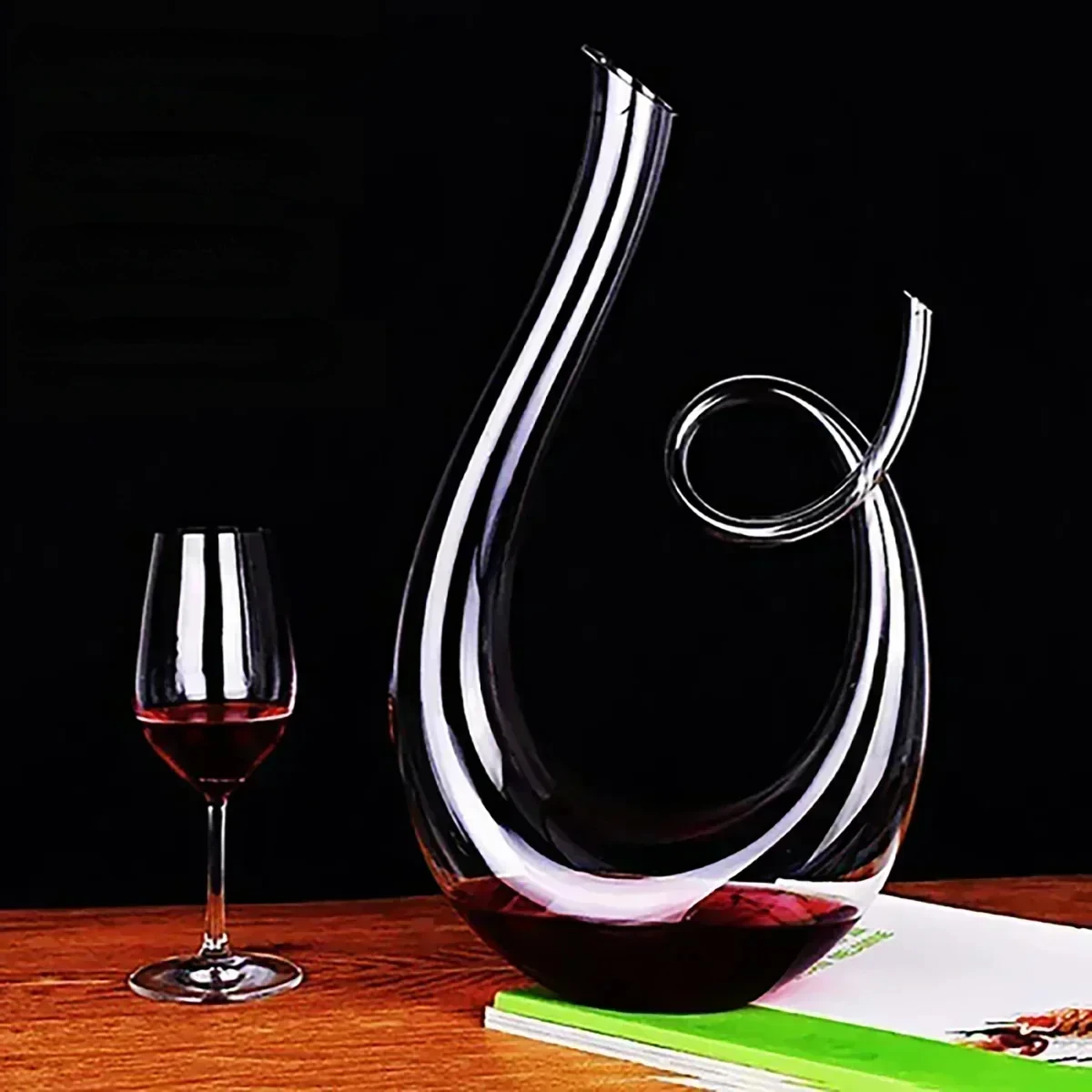 

1500ML Crystal High Wine Spiral 6-shaped Set Grade Wine Decanter Gift Box Harp Swan Decanter Creative Wine Separator Bar Sets