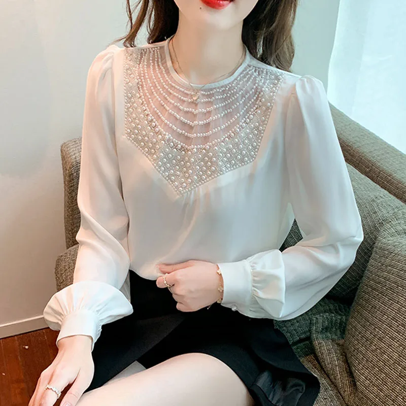 Женская шифоновая блузка с длинным рукавом круглым вырезом и бусинами