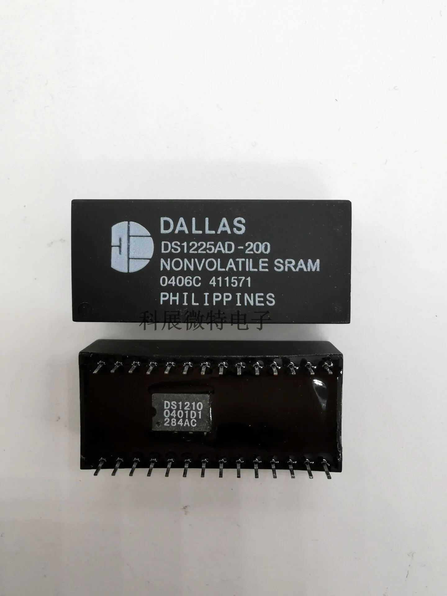 

DS1225AD-200 DS1225AD DIP-28 Integrated chip Original New