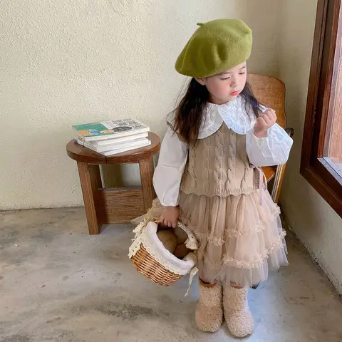 Детский вязаный жилет из полиэстера  для девочек 3-6 лет