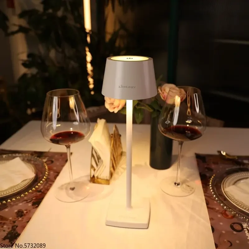 Уличная обеденная декоративная перезаряжаемая настольная лампа Zafferano Poldina с