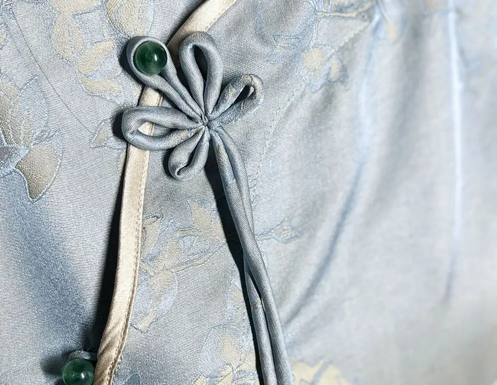 Женская рубашка в китайском стиле