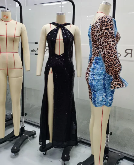 Женское вечернее платье с вырезом-лодочкой и открытой спиной