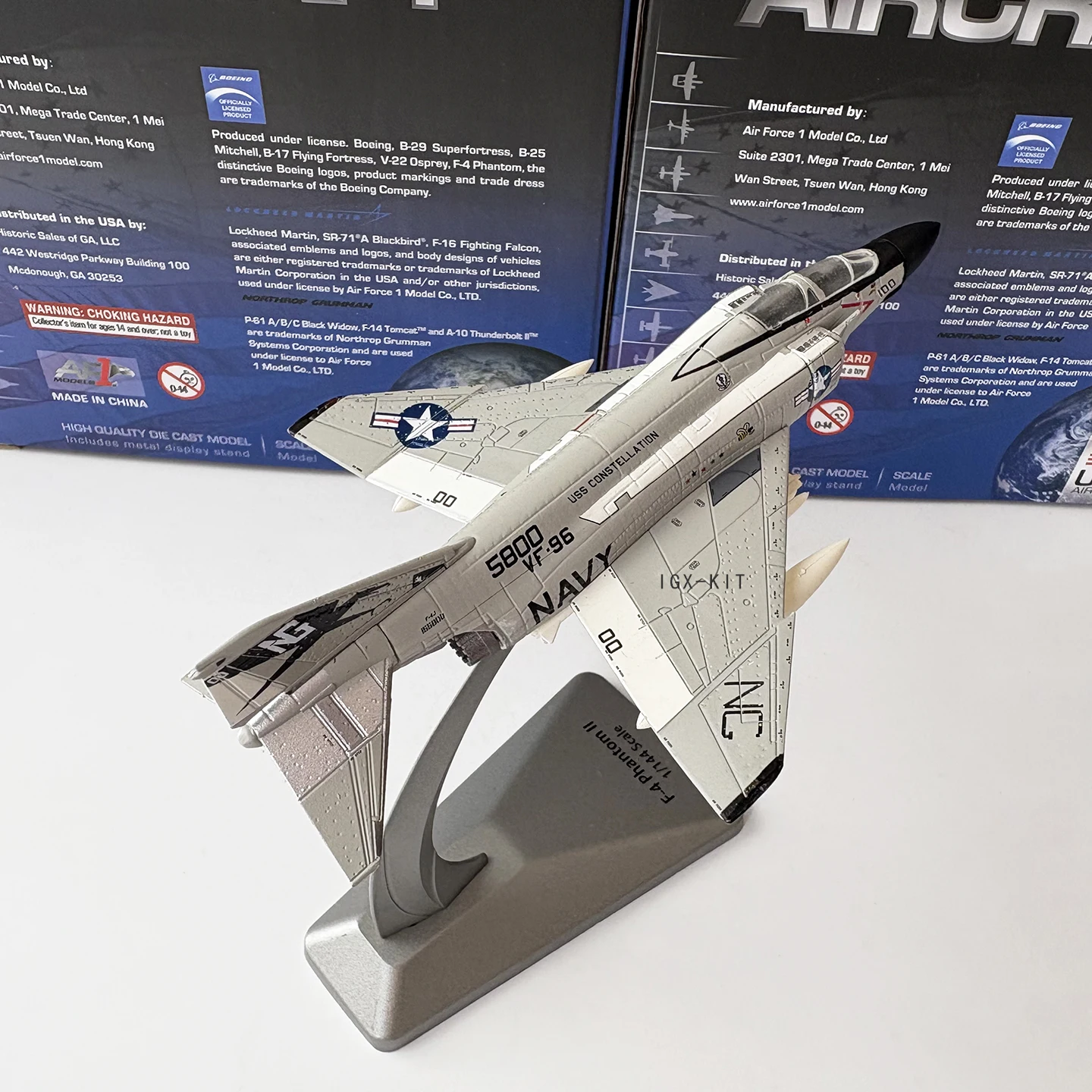Фото Масштабная модель военного самолета F-4 Phantom II (США) 1/144, серебристый истребитель для палубных авианосцев, готовая коллекционная модель из литого металла, украшение, подарок №2
