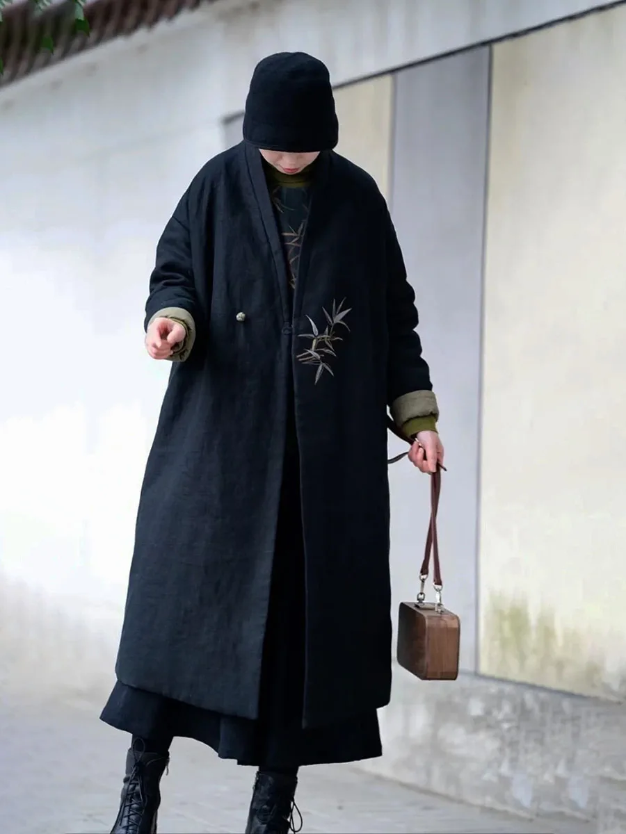 Осенне-зимняя льняная куртка с хлопковой подкладкой и вышивкой женское