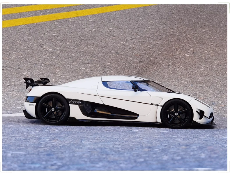

1:18 scale Koenigsegg AGERA RS car model toy gift
