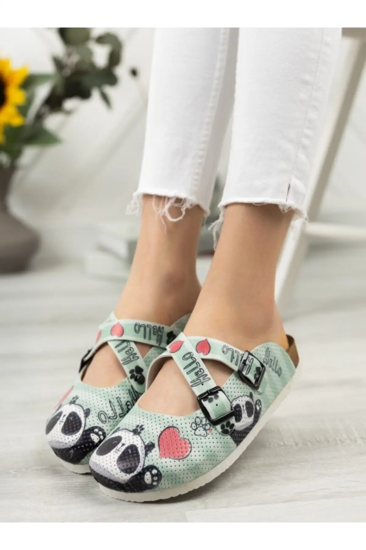 

Slippers-White Green-Shoes Pool