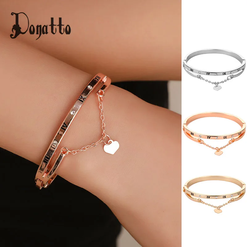 

DONATTO Love Roman Numeral Bangles for Women Luxury Tassel Peach Heart Charm Temperament Bracelet Jewelry Valentine's Day Gift