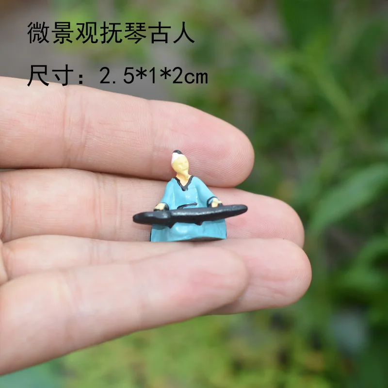 

Миниатюрная композиция "Злодей на пианино"