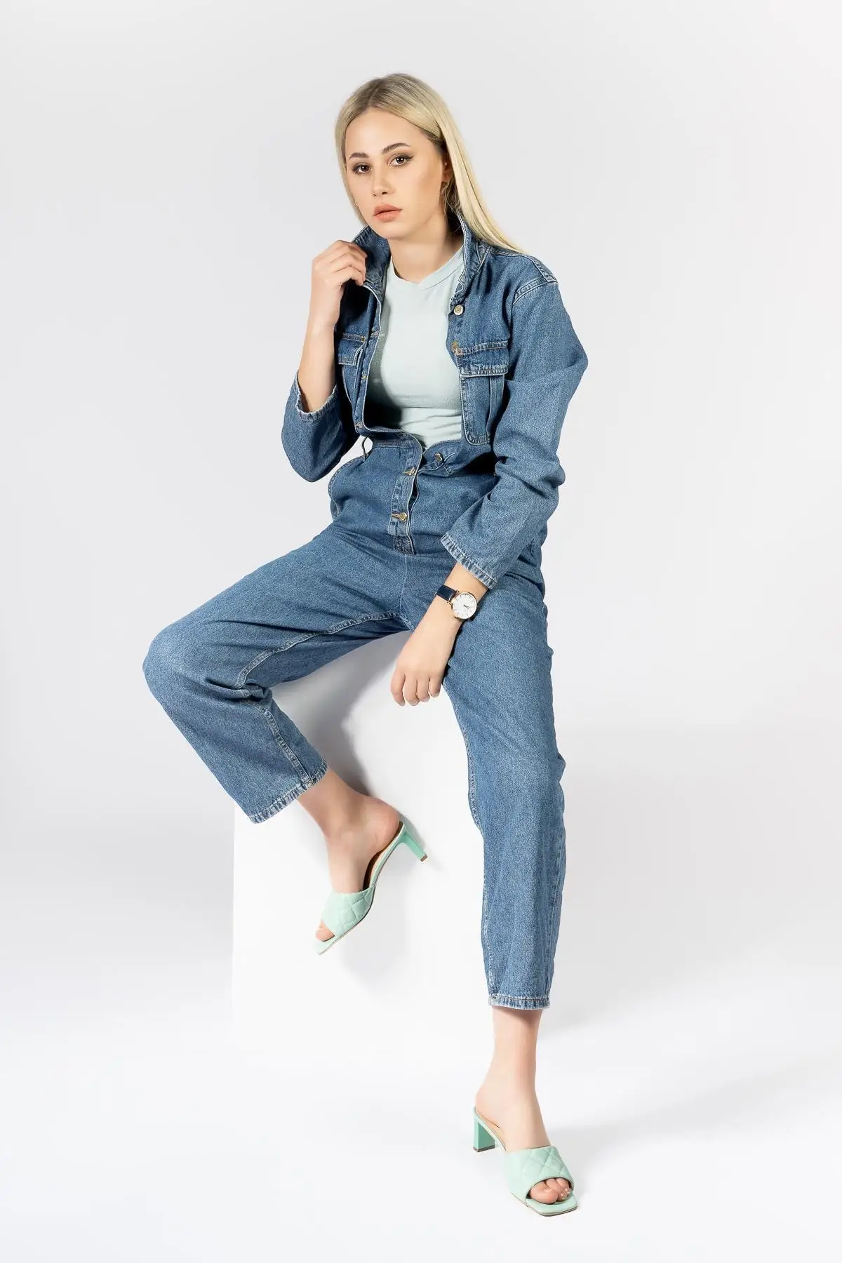 

Women with Quilted Detail Casual Slippers