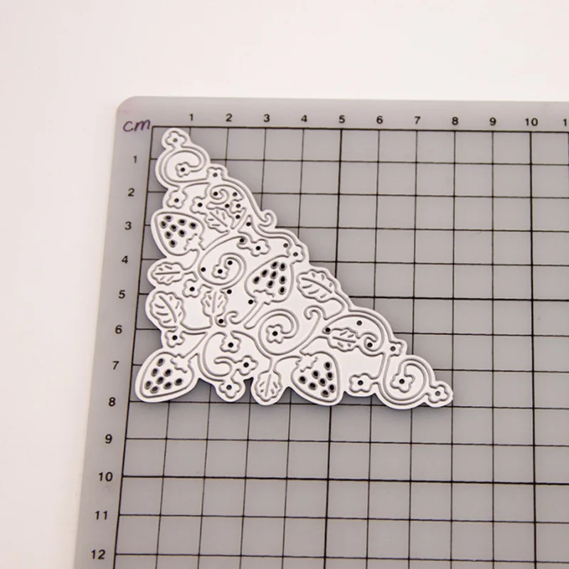 

Kawaii Strawberry Lace Metal Cutting Dies DIY Scrapbook Die Cutout Wedding Party Craft Card Embossing Making Decoration Stencils