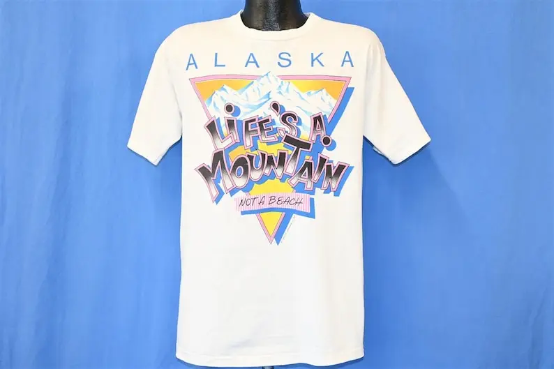 Большая неоновая туристическая футболка Alaska Life's A Mountain Not Beach 80-х годов