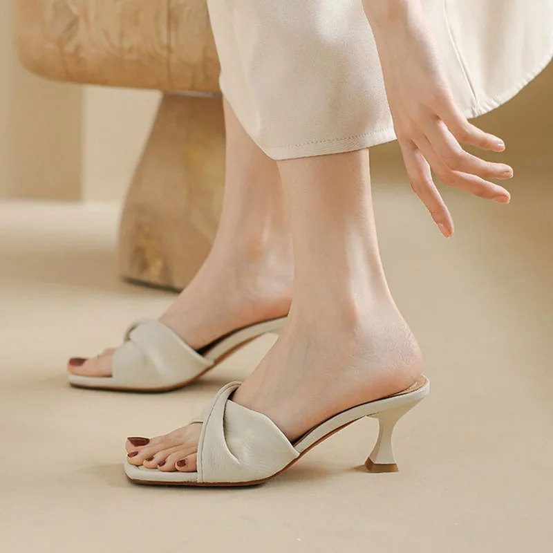 

2022 Women Antiskid Pumps Sandles Summer Mules Heels Round Head Vintage Ladies Closed Toe High heel Casual Sandalias Shoes