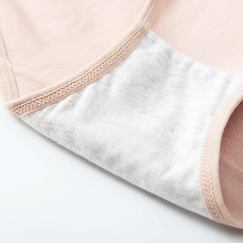 Светлые женские трусики трусы из чесаного хлопка со средней талией однотонное