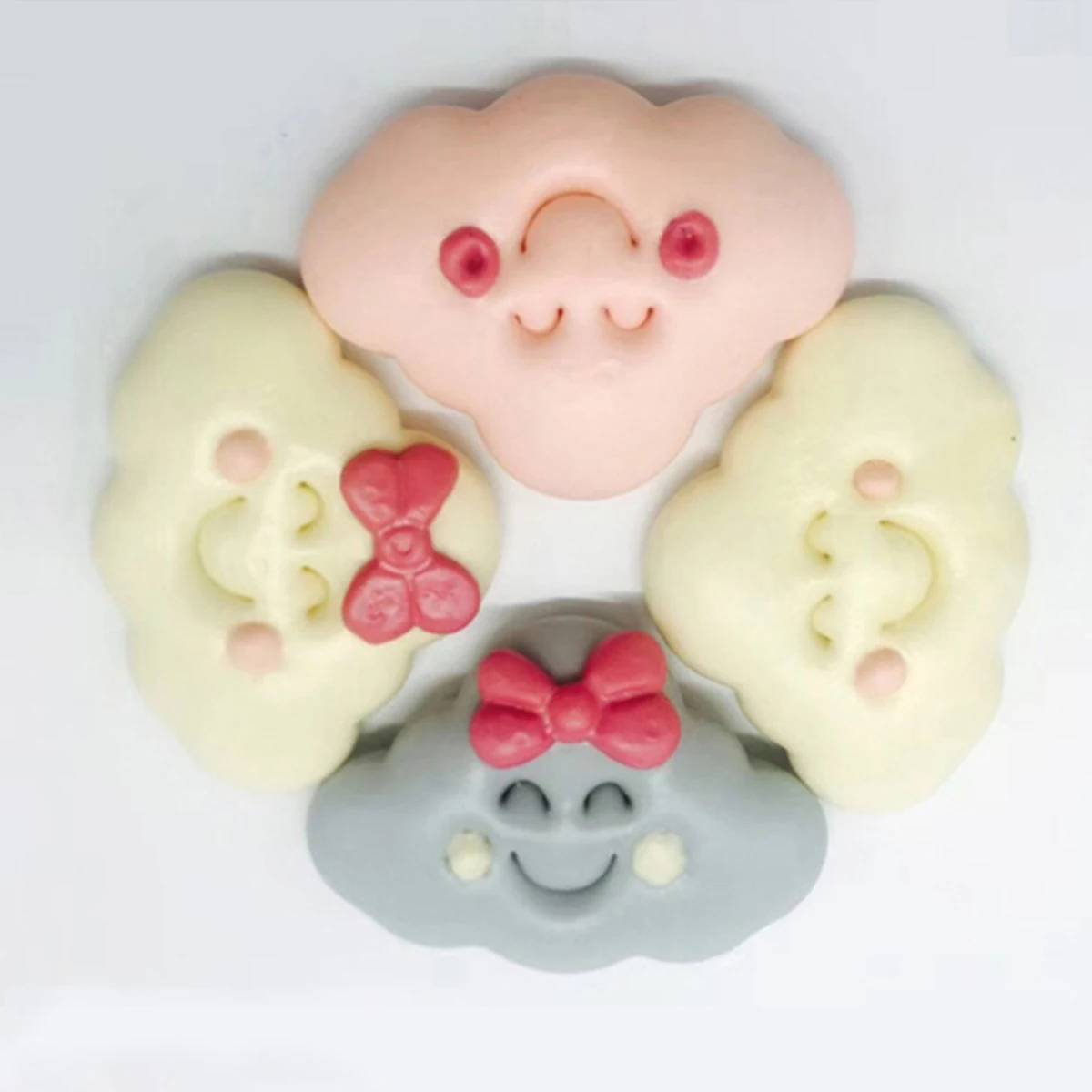 

Biscuit Fondant Cutter Smiling Face Cloud Plastic Chocolates Cake Cookie Mold For Kitchen Baking Decorating Tools Sugar Craft