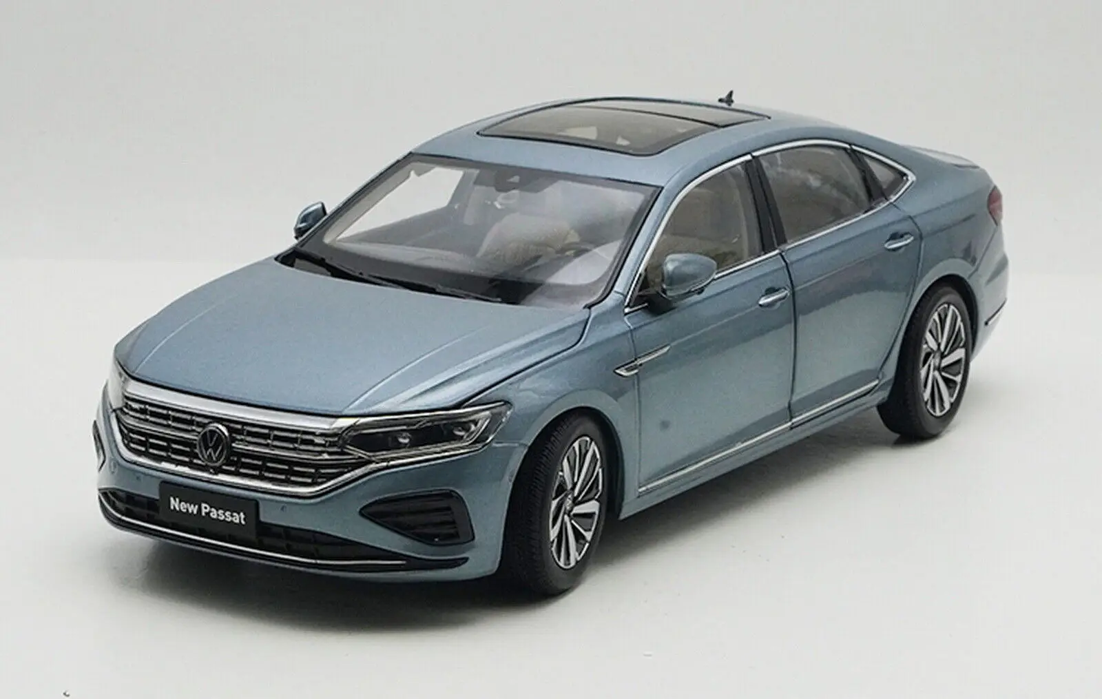 

1/18 Scale New Passat 2022 Blue DieCast Car Model Toy Collection NIB