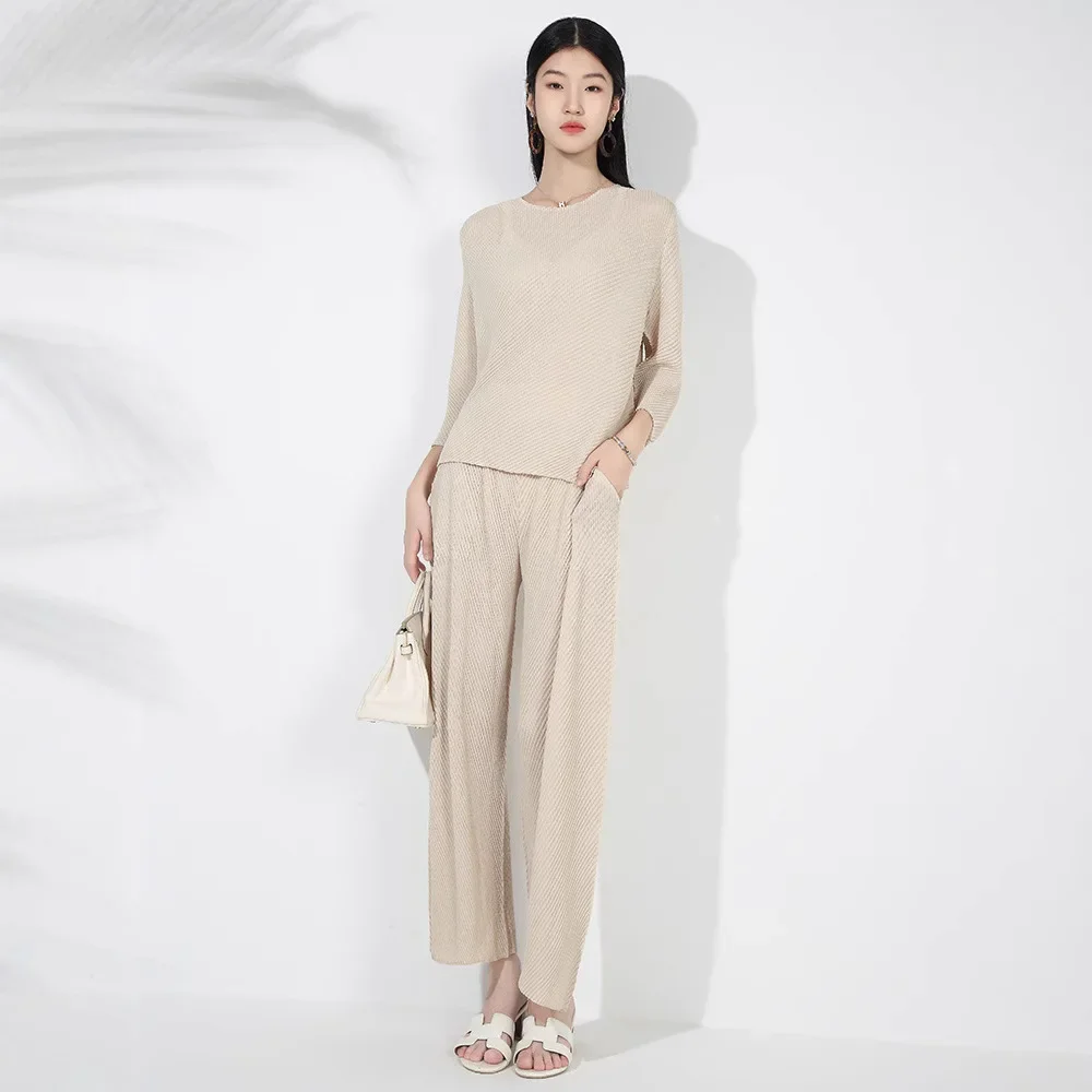 Модный плиссированный повседневный костюм для женщин 2024 осенний новый пуловер с