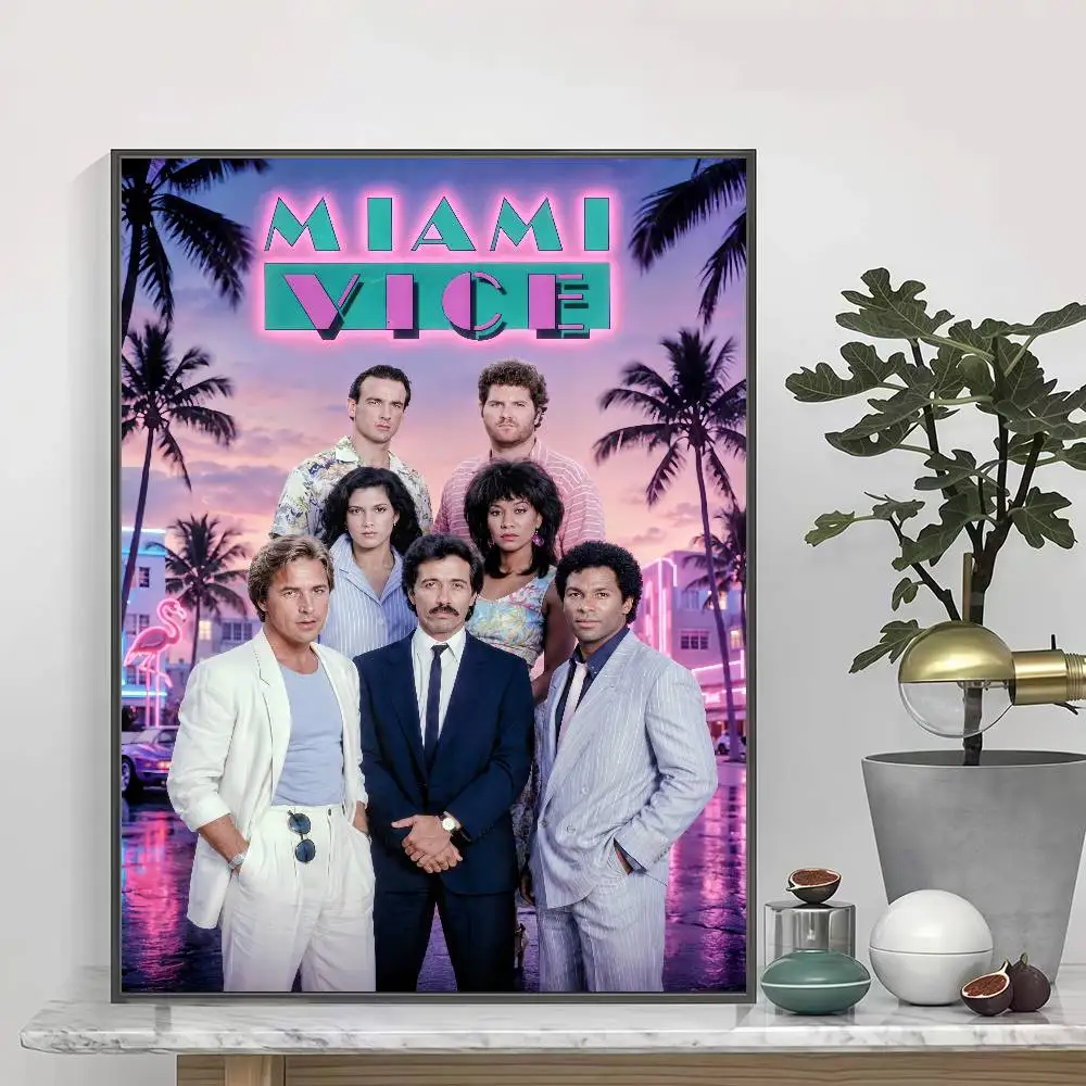 Фото Самоклеящиеся плакаты-наклейки M-Miami TV V-Vice подходят для безрамного декора стен в комнате. №4
