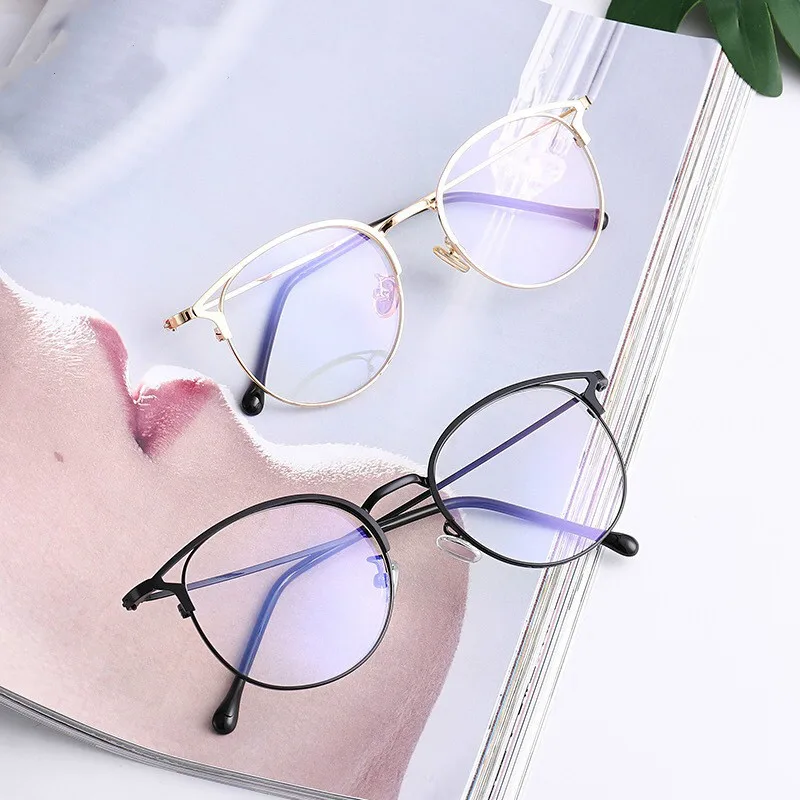 

New Anti-blue Glasses Flat Lens Female Kickoff with Myopic Lens Cat Ear Frame Retro Metal Glasses Frame