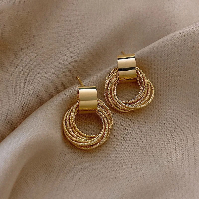 

Retro Metallic Gold Color Multiple Small Circle Pendant Earrings 2022 New Jewelry Fashion Wedding Party Earrings For Woman