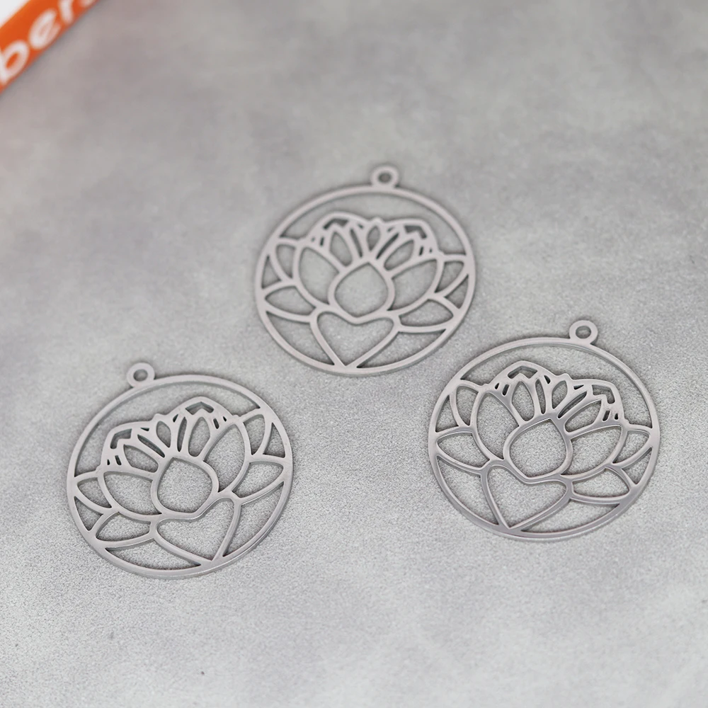 

3pcs/Lot Stainless Steel Round Lotus Flower Pendant Accessories For Fashion Jewelry Making DIY Handmade Craft