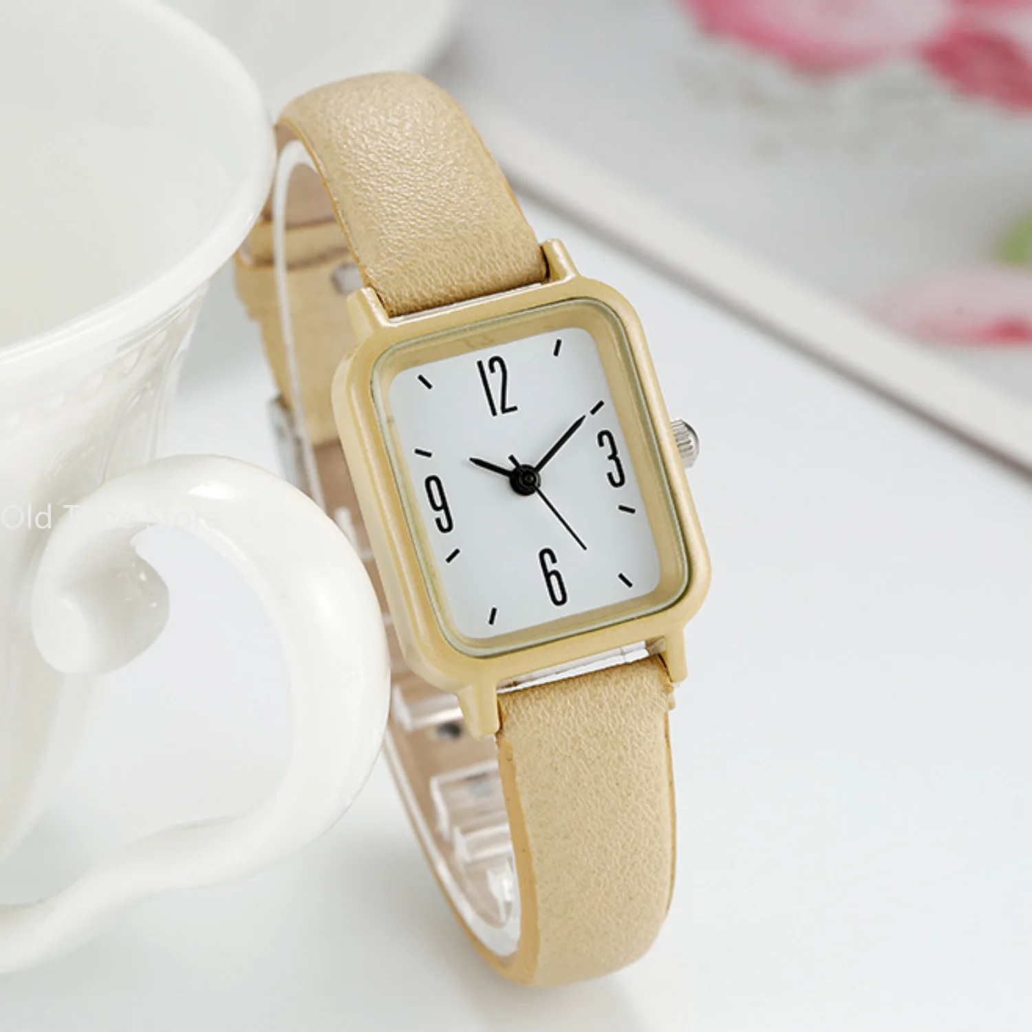 Женские наручные кварцевые часы