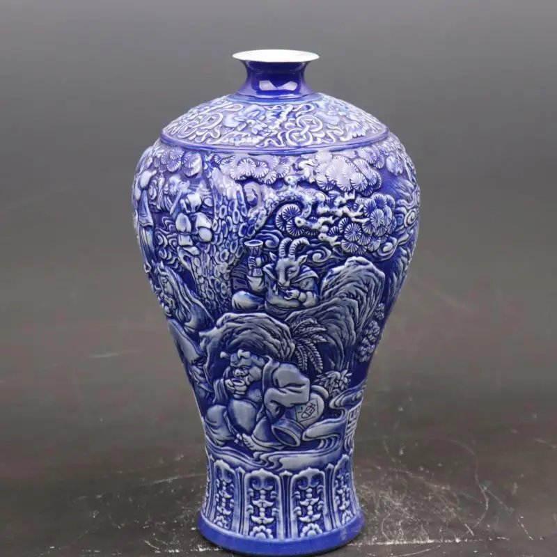 Китайская синяя глазурованная фарфоровая рельефная ваза Qing Qianlong со знаками