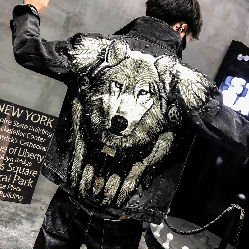 

YASUGUOJI New 2022 Punk Style Novel Wolf Embroidered Rivet Jean Jacket Men Denim Jackets Streetwear Slim Black Jacket for Men