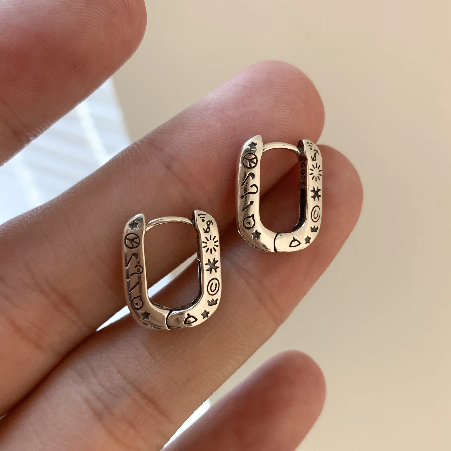 

FMILY Minimalist 925 Sterling Silver Graffiti Letter Earrings Retro Wild U-shaped Hip-hop Punk Jewelry for Girlfriend Gift