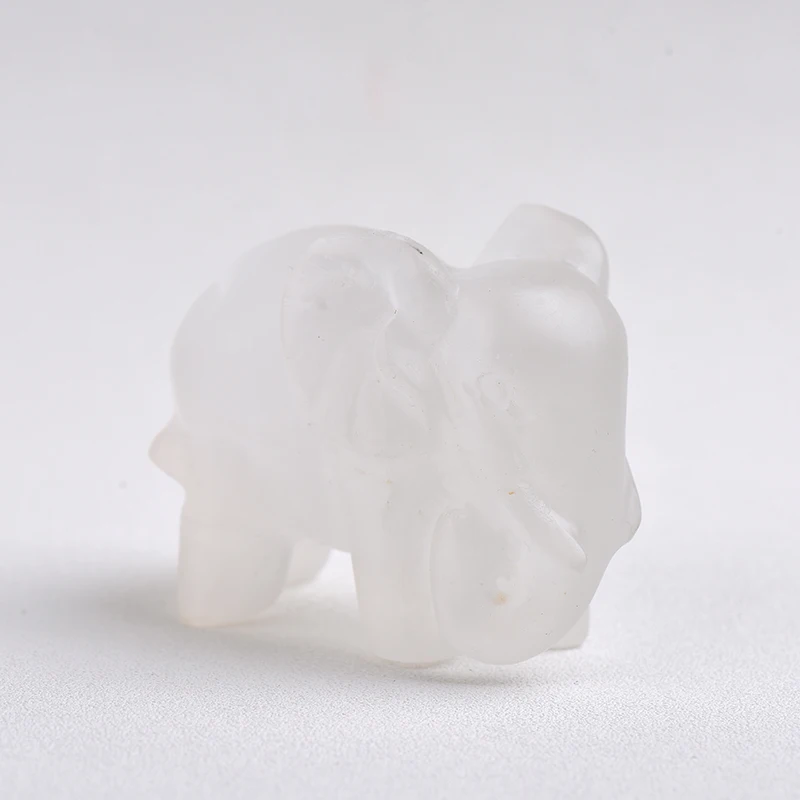 Натуральный кристалл селенит в форме животного минеральный образец