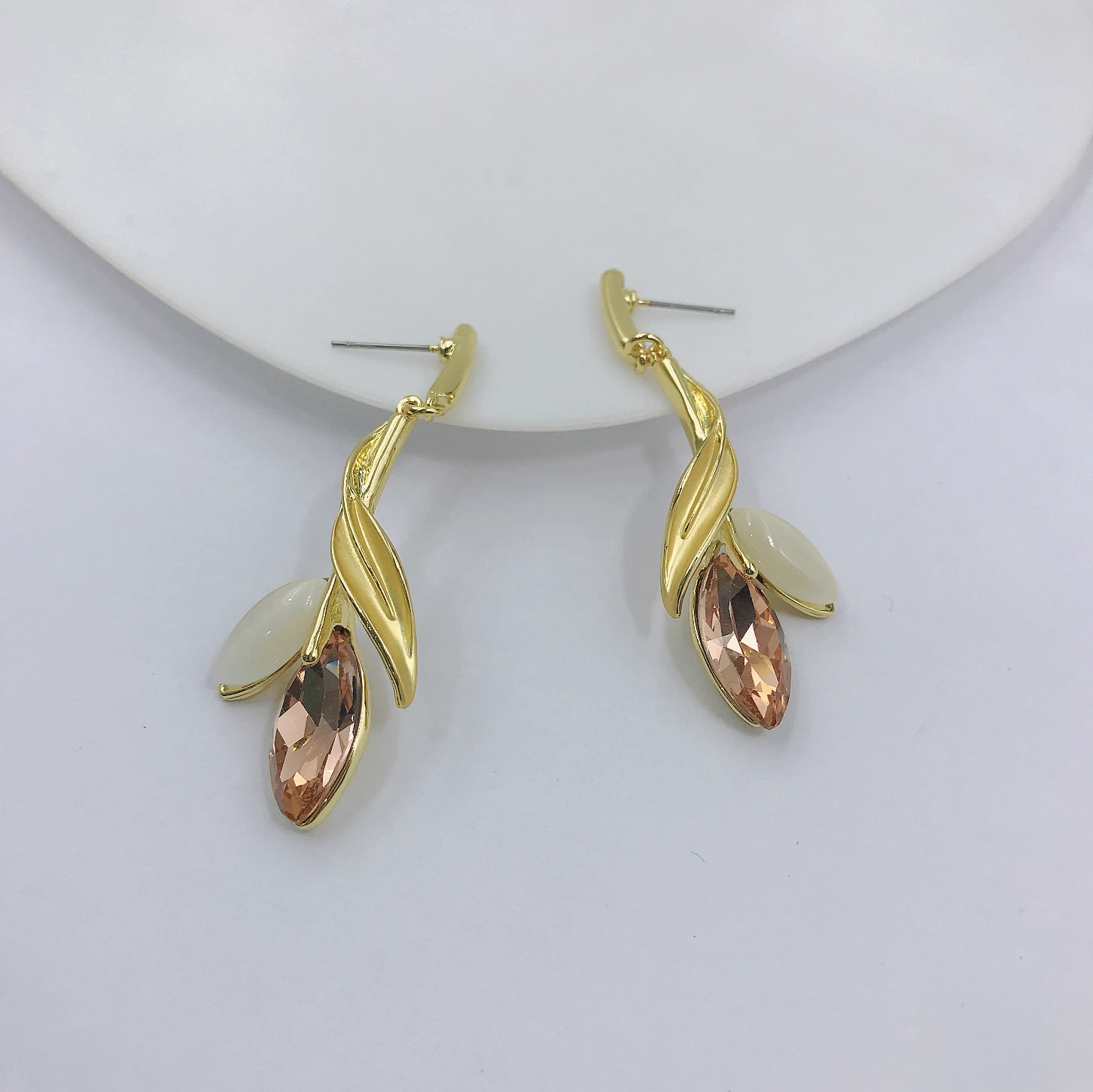 

Viennois Rose Flower Shaped Rhinestone Earring,Dangle Earrings for Women,Party Proms Wedding Jewelry