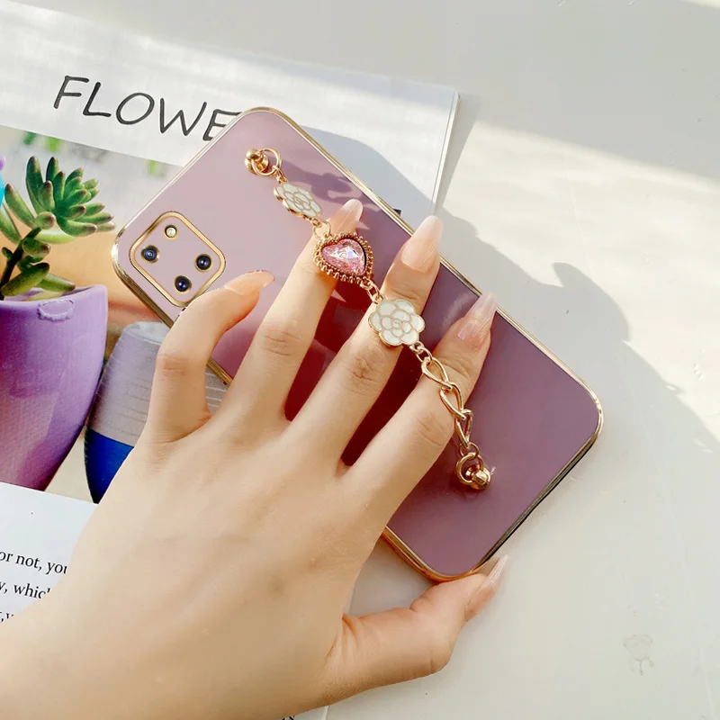 

Girls Pink Flower Love Heart Chain Bracelet Case for Samsung Galaxy Note10 Lite Note 20 S20 FE S21 FE S22 S21 Plus S22 Ultra 5G