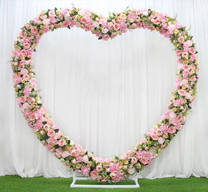 

Wedding props iron heart-shaped background arch stage layout creative background love decoration