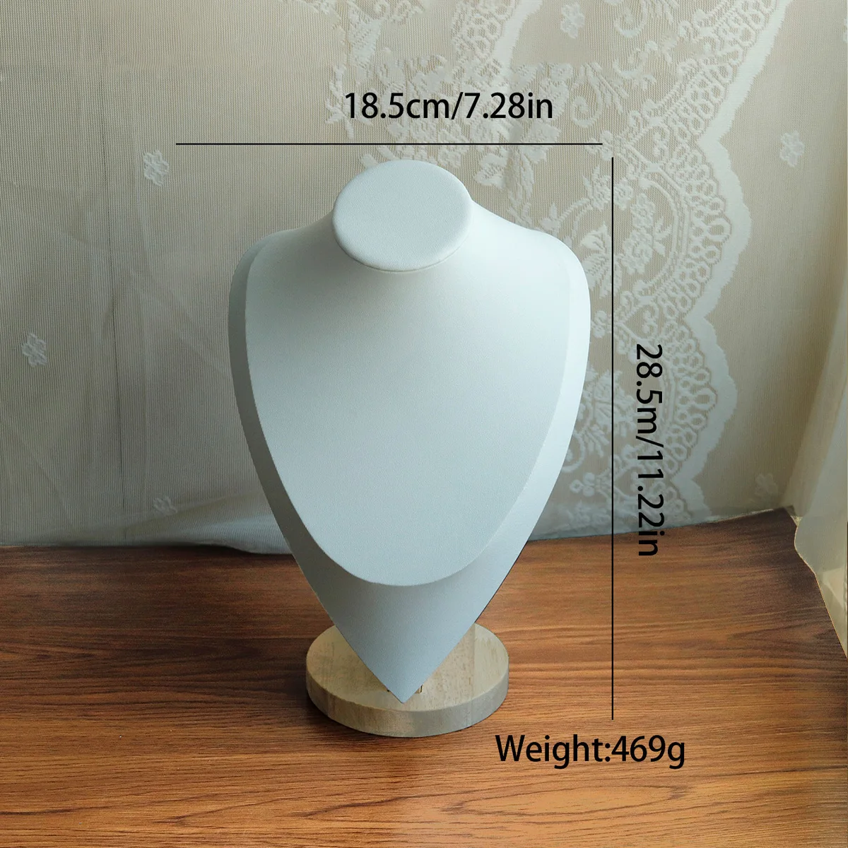 

Кожаная подставка для колье