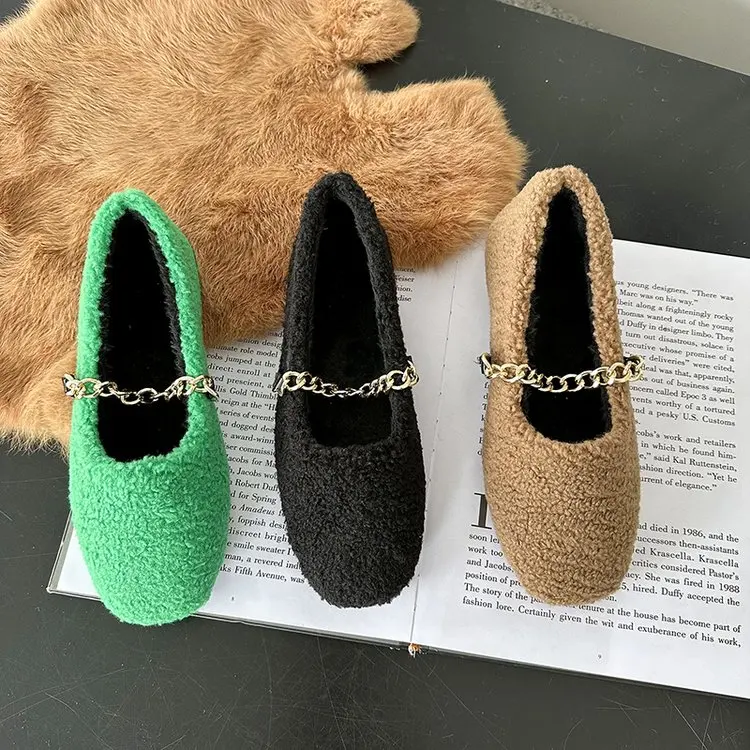 

Новинка 2022, стильная женская зимняя обувь на плоской подошве из овечьей шерсти с цепочкой, женская зимняя обувь на плоской подошве, женские ...