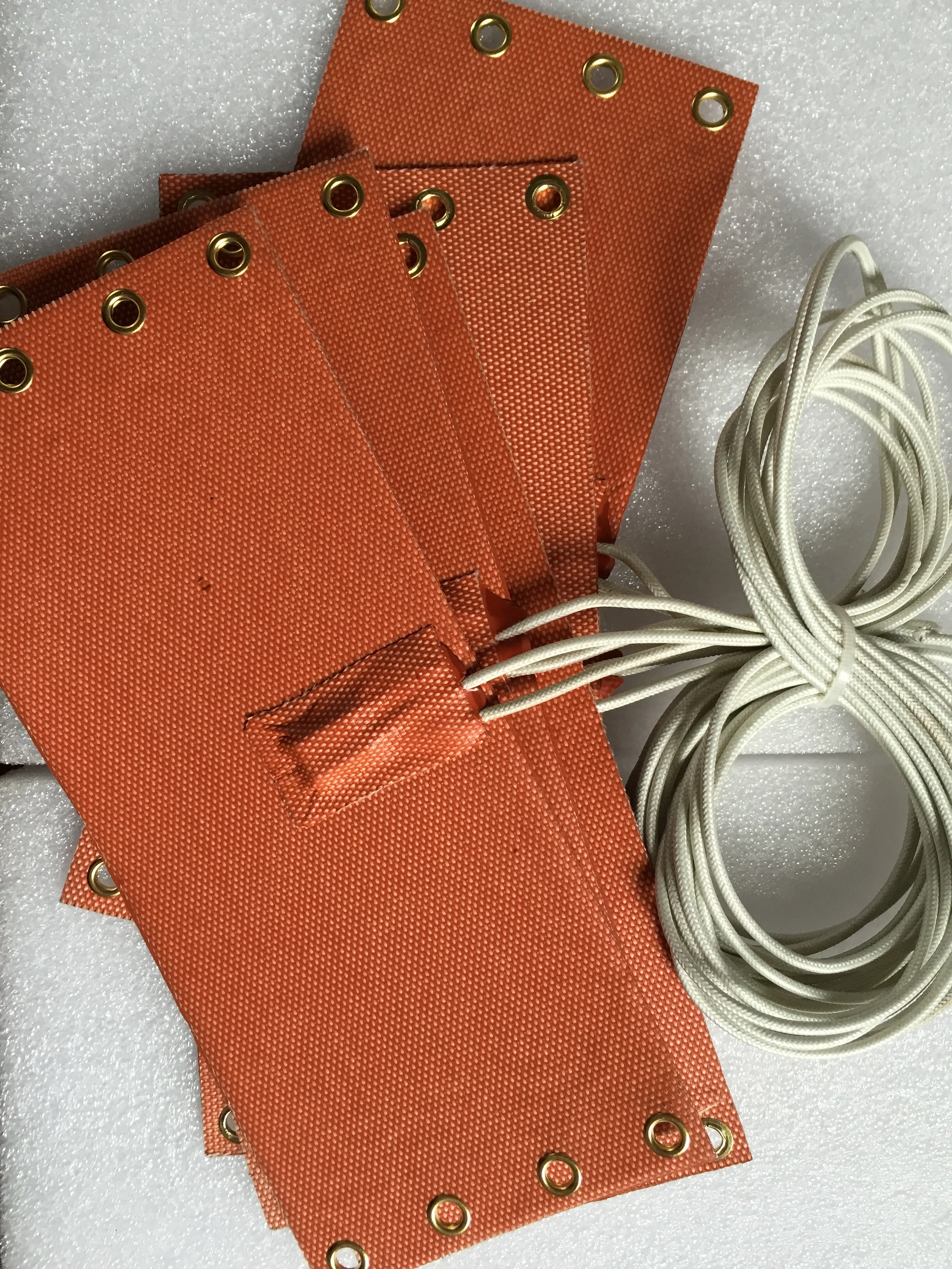 

Универсальный силиконовый нагревательный коврик, 120 x мм, 24 В, Вт, 90C