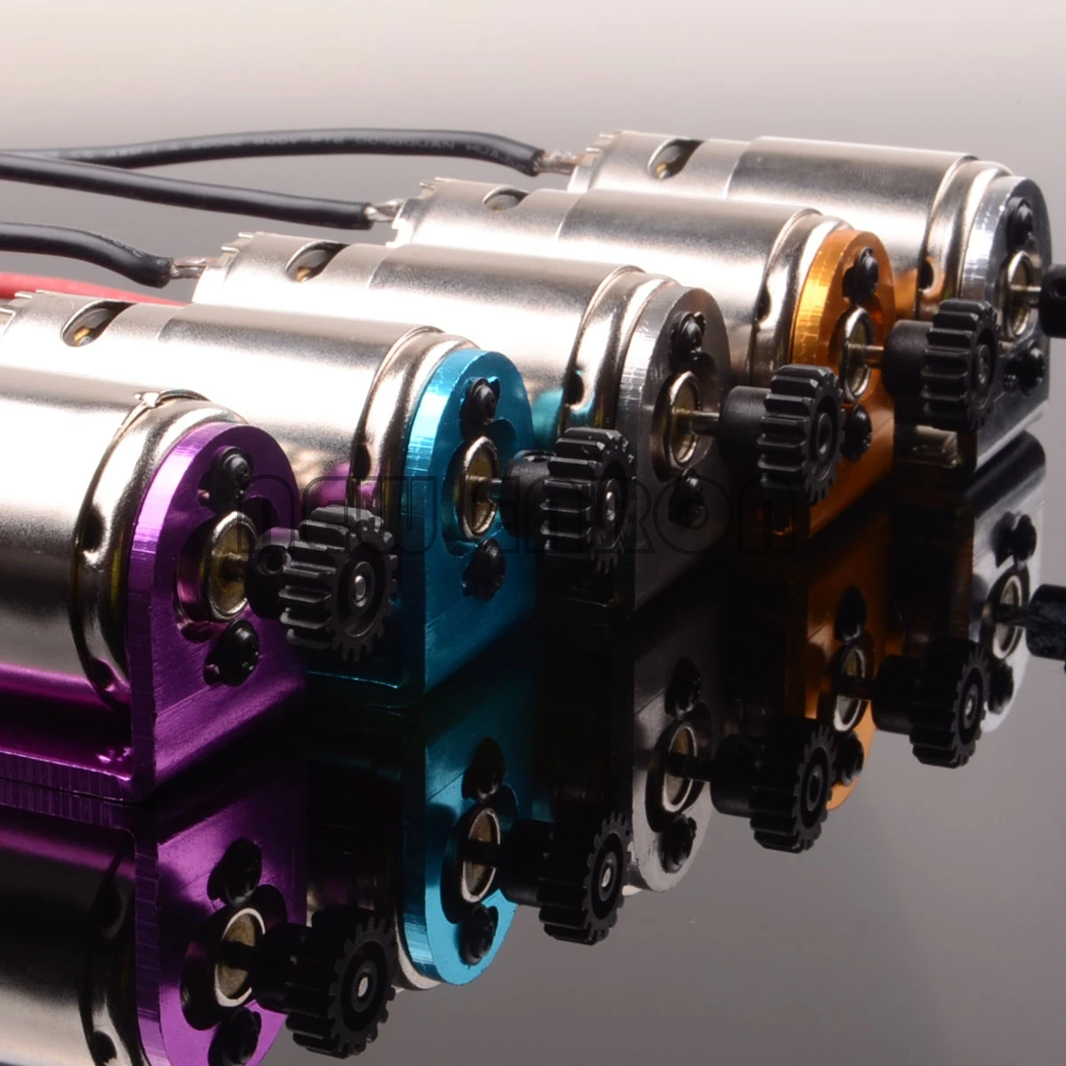 

Новинка, щеточный двигатель постоянного тока ENRON 1:18, RS390 с редуктором двигателя и креплением для двигателя 1/18, фототехнические характеристи...