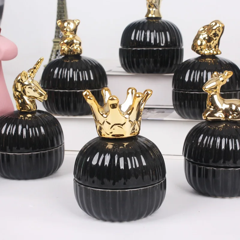 

Creative Black Ceramic Storage Jar Portable Mini Jar Gold Plated Animal Jewelry Box Scented Candle Box Candy Tank Home Decor New