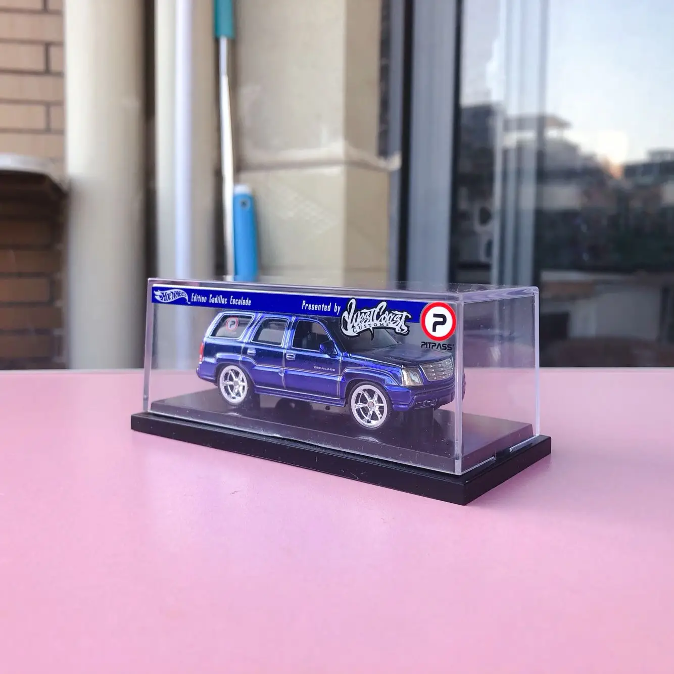 

Hot Wheels 1:64 RLC Cadillac Escalade Westcoast Collector Edition Metal Static Model Toy Gift