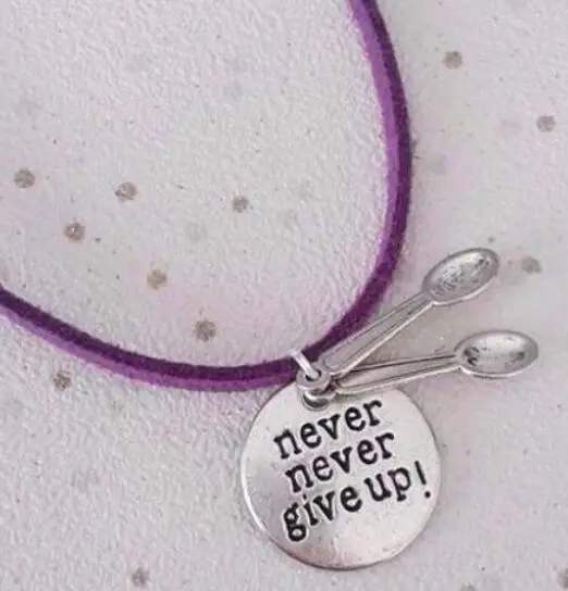 Подвеска никогда не сдавайся искусственная подвеска разноцветное бархатное