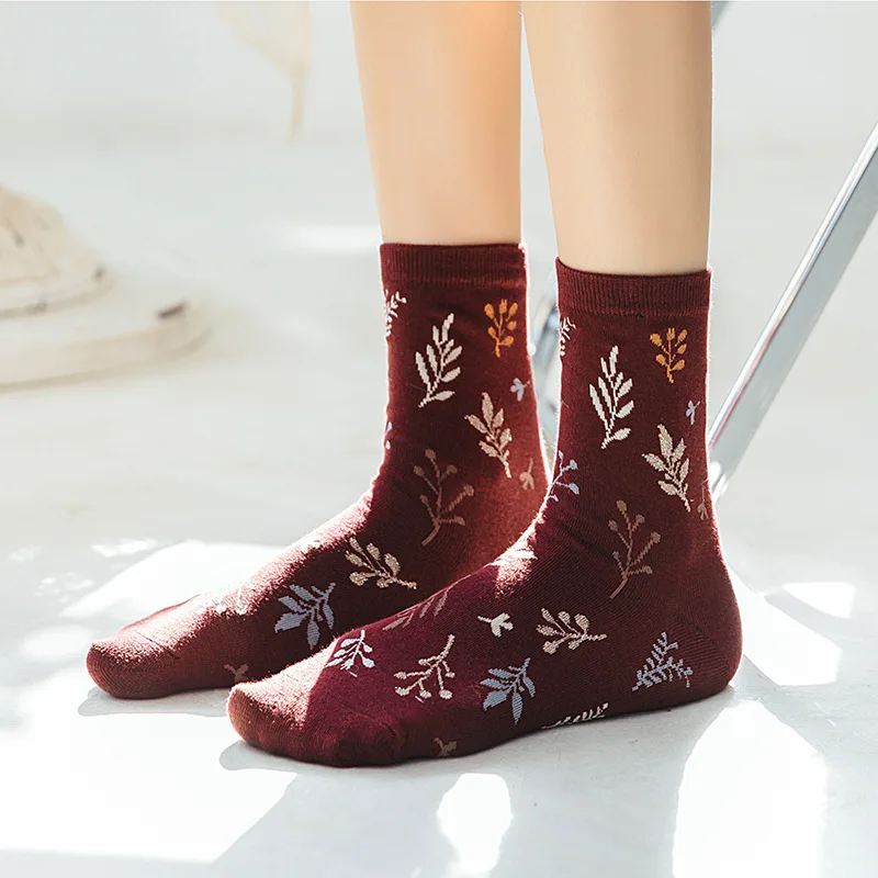 Woman Socks Japanese Style Print Girls Sweet Long Socks Korean Fashion Cotton Soft Harajuku Retro Vintage Streetwear Crew Socks