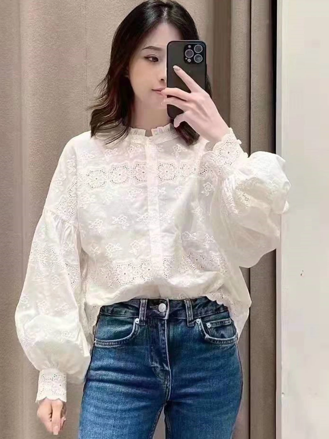 

2022 French White Blouses Women Autumn Embroidered Stand Collar Long Lantern Sleeve Cotton Cardigan Tops Elegant Fashion Shirts