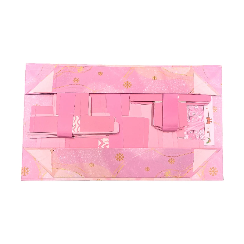 

Розовый картонный адвент-календарь