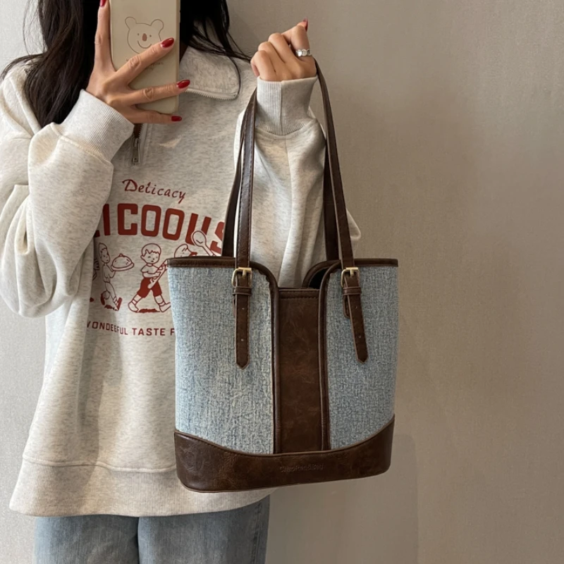 

Модная Джинсовая сумка-хобо на плечо, вместительная сумка-тоут для женщин, роскошные сумки, дизайнерская сумка через плечо 2023, универсальная простая