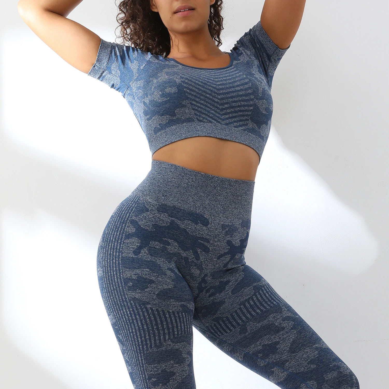 

Fashion New Style Wholesale Sport Suit Women Fitness Clothing Sport Wear Yoga Set Gym Sportswear Running Leggings Women Set.