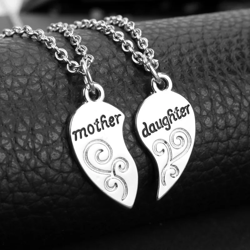 

2 Pieces/set of Mother and Daughter Heart-Shaped Pendant Necklaces for Women Exquisite Fashion Ladies Jewelry Accessories Gift