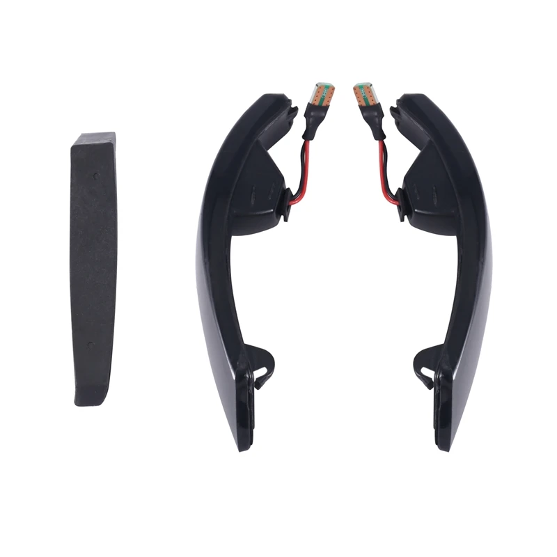 Автомобильное зеркало заднего вида с динамическим поворотным сигналом