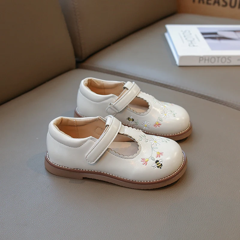 

New Girls Casual Shoes Embroidery Flowers Hook & Loop T-Strap Simple Children Fashion Platform Loafers Cute Kids Shoes 2023 PU