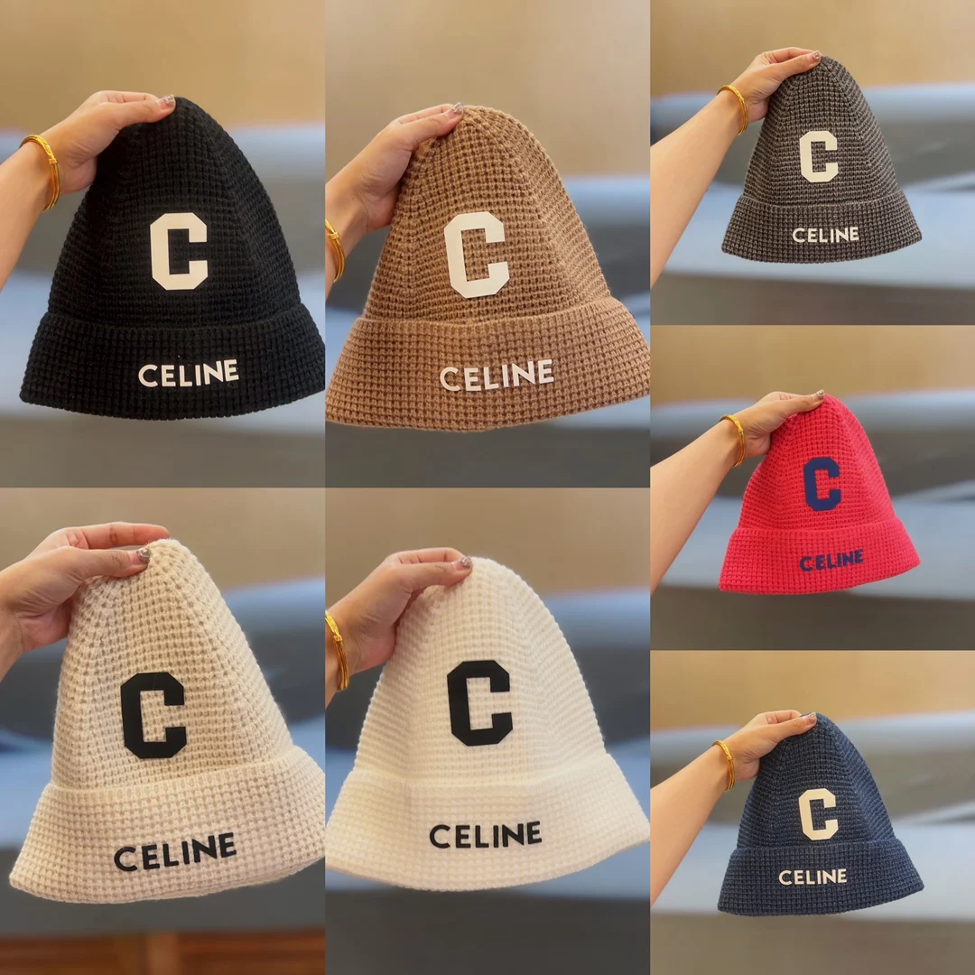 Вязаная шапка CELINE Simple Шерстяная с буквой C