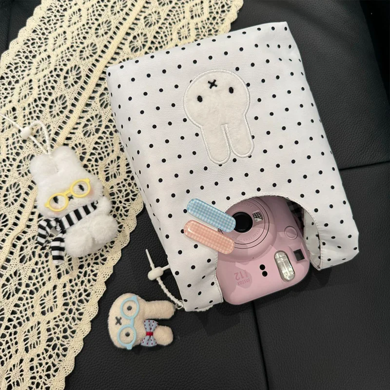 Фото Новая черно-белая сумка в горошек Miffy, простая легкая сумка для обеда, портативная сумка для хранения косметики с мультяшным рисунком, подарок на день рождения другу №4